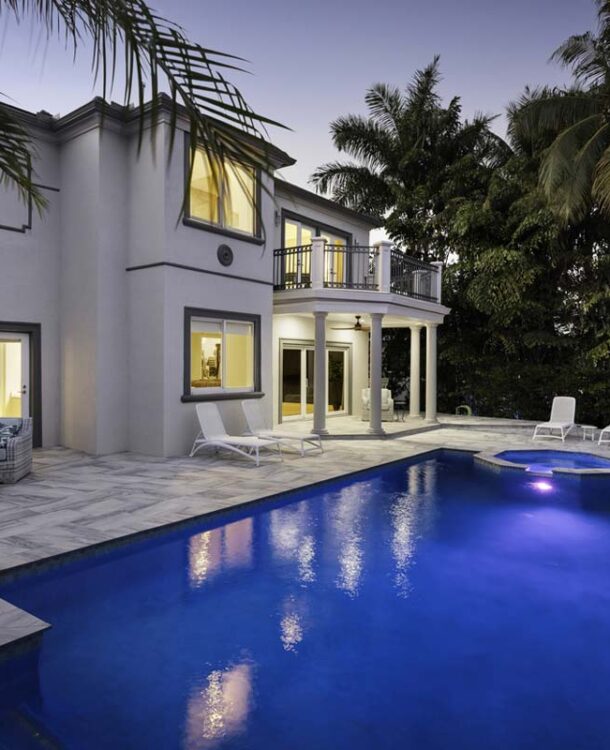 Illuminated-swimming-pool