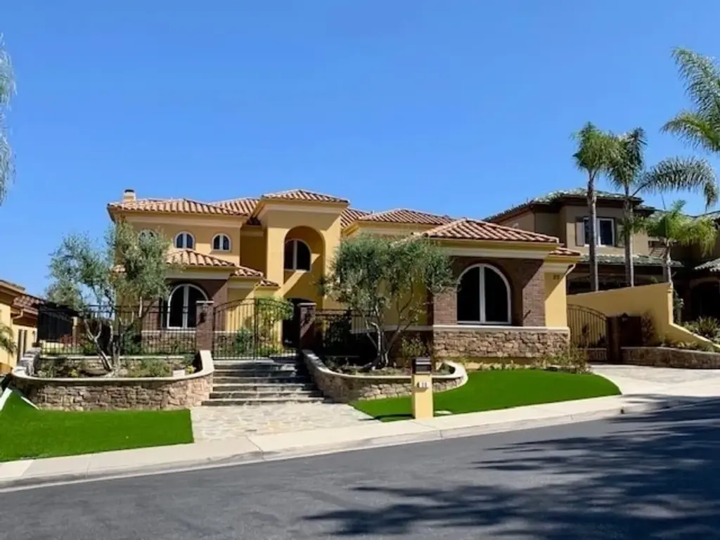 LUXURY HOME BUILDER IN ORANGE COUNTY