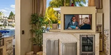 ULTIMATE ENTERTAINING